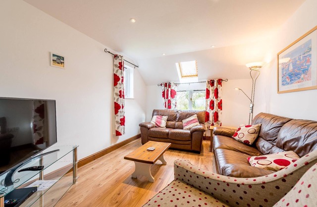 Holiday Marhamchurch Persons 