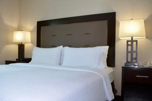 Holiday Inn Budd Rockaway Ihg Hotel 