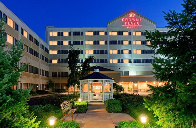 Holiday Inn Clark Newark Ihg Hotel 