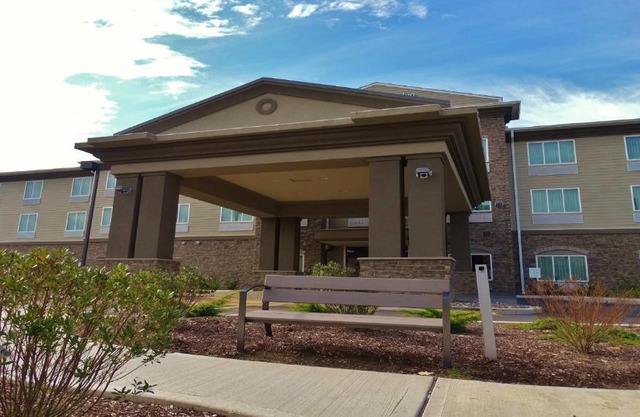 Holiday Inn Express Suites Montgomery Ihg Hotel 