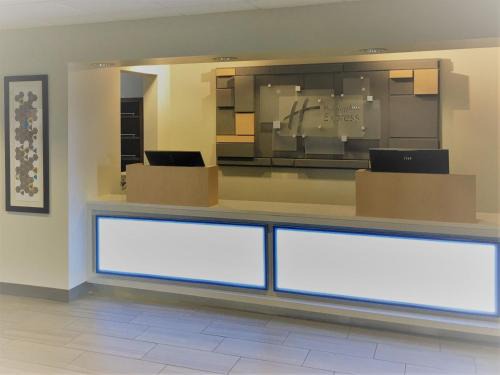 Holiday Inn Express Greensburg Ihg Hotel 