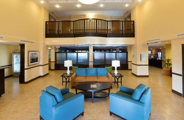 Holiday Inn Express Hotel & Suites Jacksonville Airport
