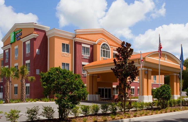 Holiday Inn Express Hotel 