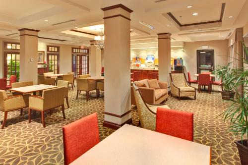 Holiday Inn Express Hotel Brockville Ihg 