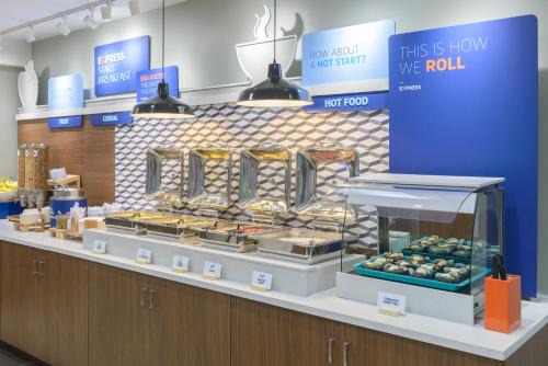 Holiday Inn Express Southington Ihg Hotel 