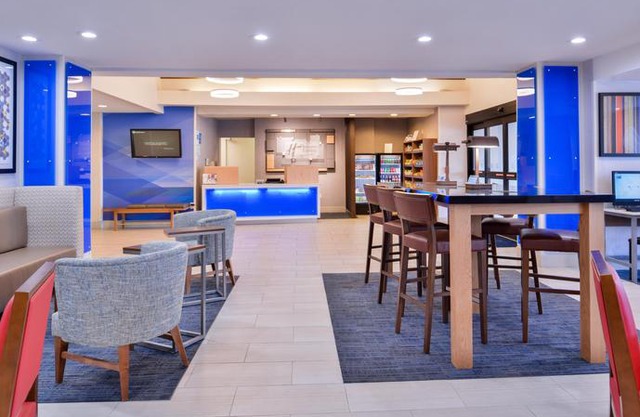 Holiday Inn Express & Suites Selma