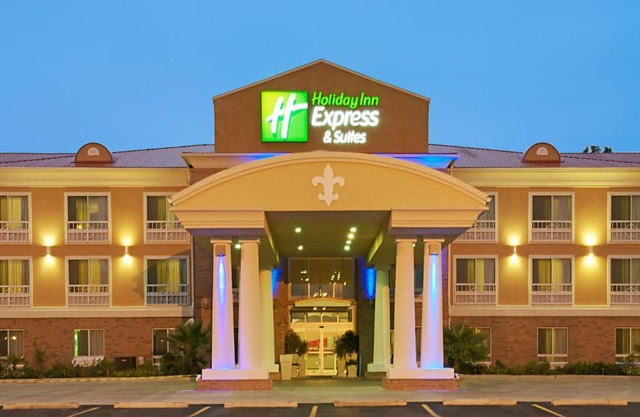 Holiday Inn Express Suites Alexandria Ihg Hotel 