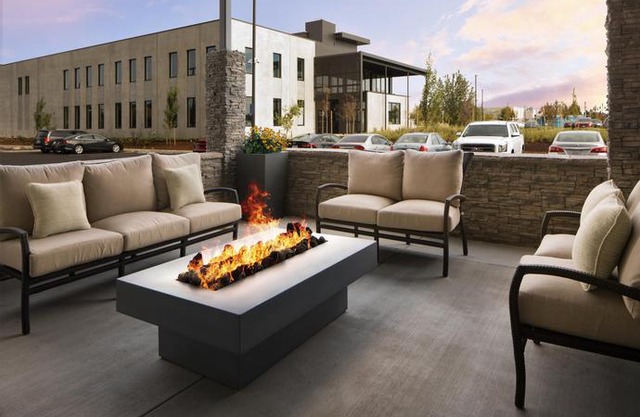 Holiday Inn Express & Suites - Portland Airport - Cascade Stn