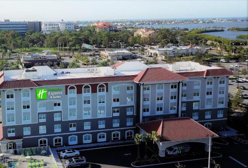 Holiday Inn Express Suites Petersburg Madeira Beach Ihg Hotel 