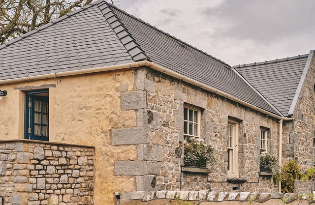 Hollyhock Cottage - Luxury Cottages