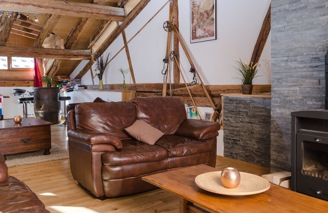 Home from home 5 bedroom chalet, log burner sauna and village location.