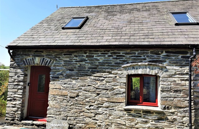 Honeysuckle Cottage Llanfyrnach 