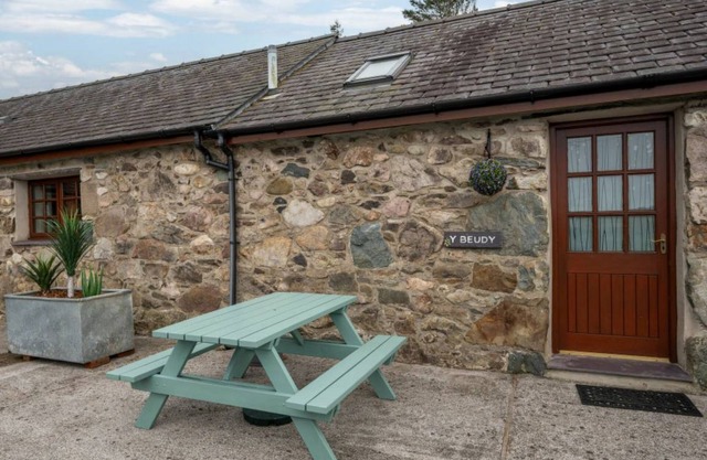 House ∙ 2 bedrooms ∙ 4 guests