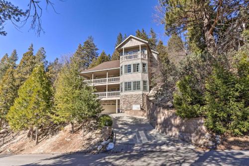 Huge Lake Arrowhead Home with 3 Decks and Grill!