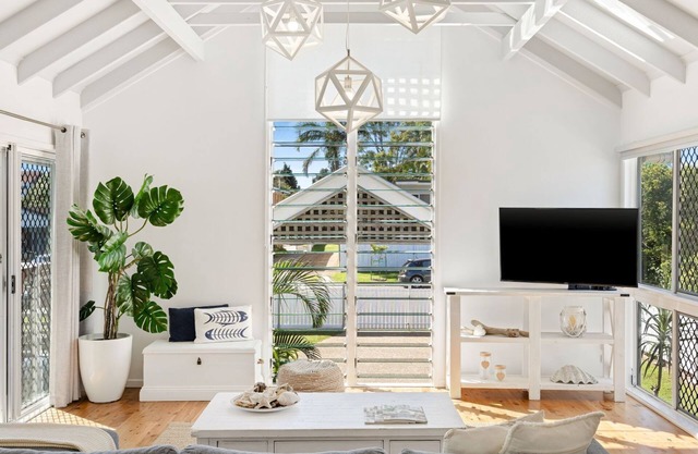 Hume Street Golden Beach 