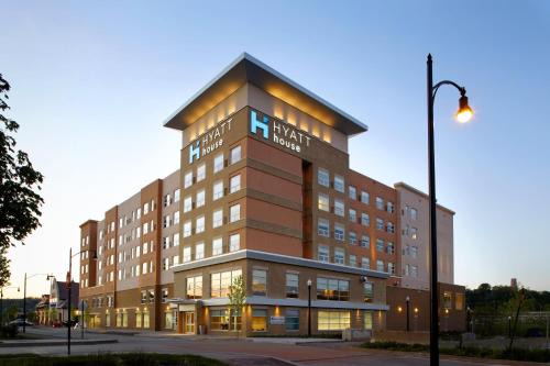 Hyatt Side 