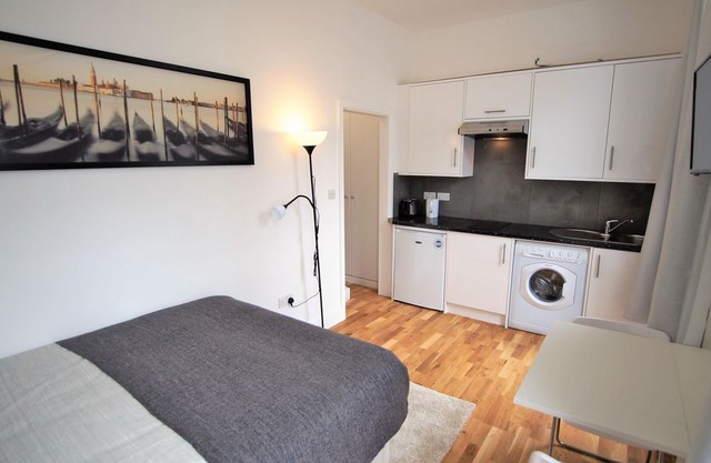 Ifield 6 apartment in Hammersmith with WiFi.