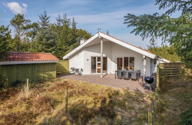 In the choice of materials for this beautiful craftsman house a lot of attention was paid to good qu