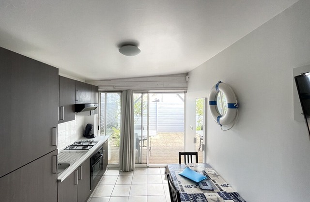 In the heart of La Flotte - House 2 people - Private patio - Private parking