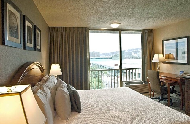 Inn At The Convention Center