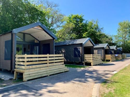 Inverness Lodge-Free Parking-Balcony-Sleeps 4