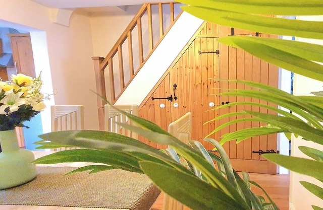 Inviting 2-Bed Cottage in Windsor