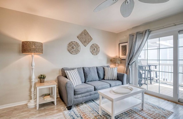 Island Breezes at Island Place 202!