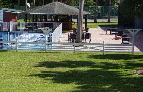 Lodge Port 