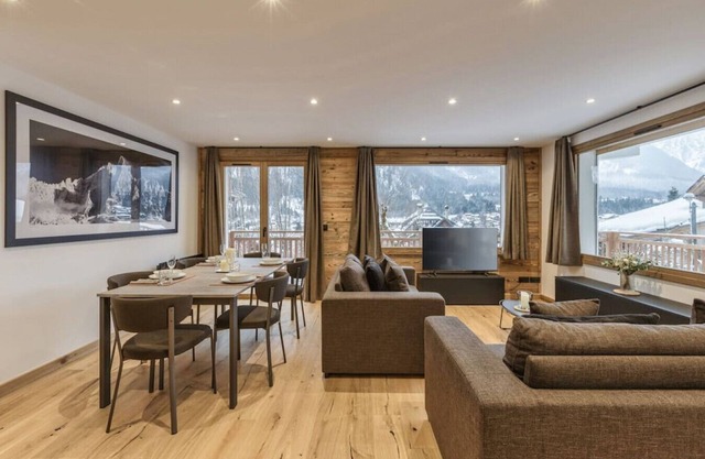 Jacaranda Sublime Vue Mtblanc 