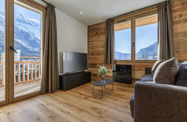 Jacaranda Sublime Vue Mtblanc 