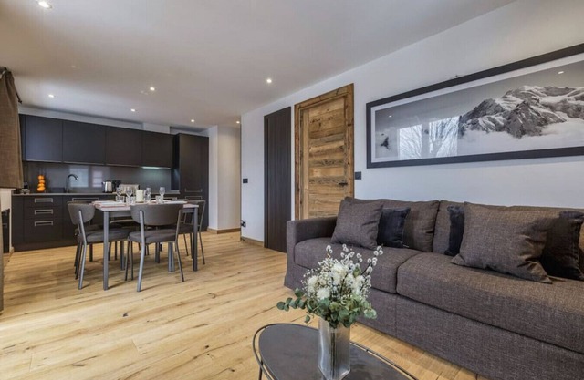 Jacaranda Sublime Vue Mtblanc 