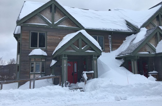 Jay Peak Heaven, 4 bedroom 3.5 bath North Village Townhouse