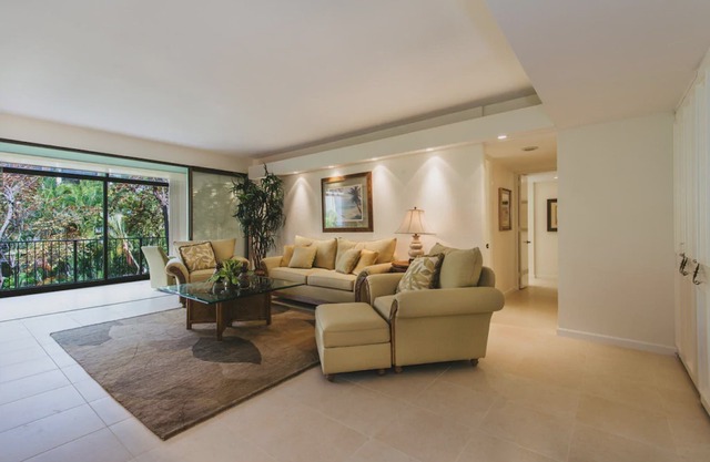 Kahala Beach #344 Vacation Rental