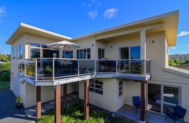 Kaimanawa Lookout Omori Holiday Pukawa Bay 