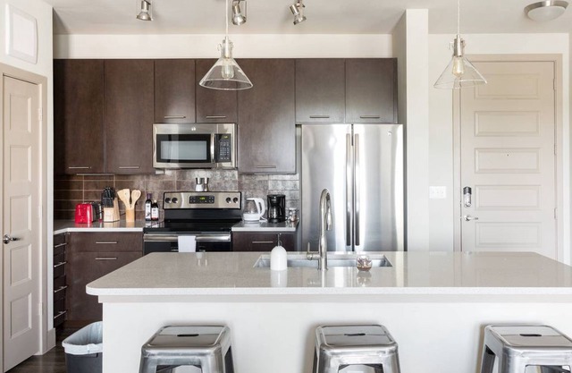 Kasa | East Austin | Spacious 2BD/2BA Apartment
