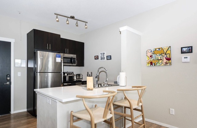 Kasa The Comma | Modern 1BD Conveniently Located in Denver