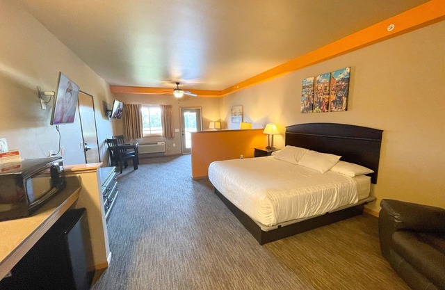 Hotel Located Spring Brook Resort Of Golf Course 