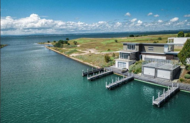 Kings Landing - Luxury Waterfront and STUNNING views