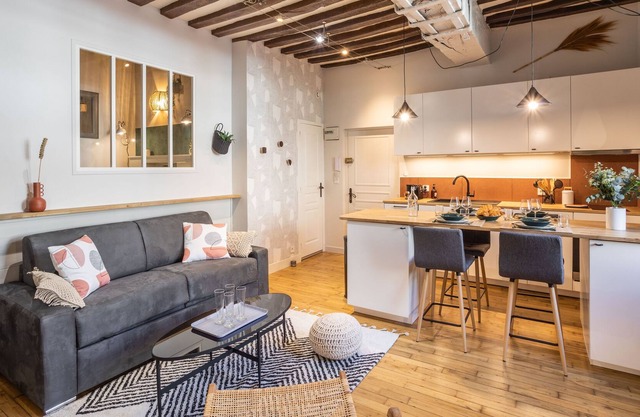 Des Lices Bis Au Cœur Du Centre Historique 