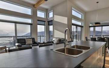 Les sommets Charlevoix in PETITE-RIVIÈRE-SAINT-FRANCOIS