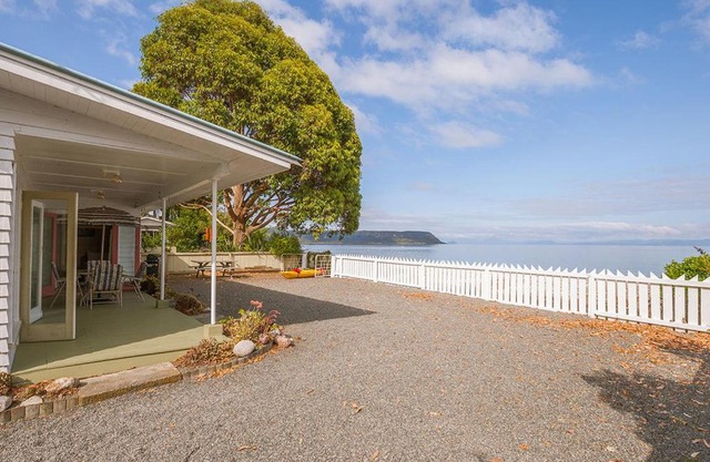 Edge Cottage Waitahanui Holiday 