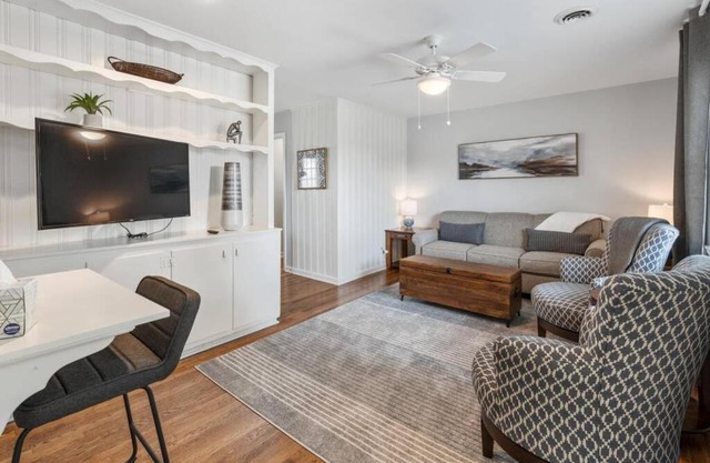 Life Bdrm Min Beach Downtown Acworth Sports  