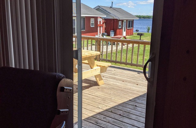 Lakefront Rental Fish Sightseeing Ride Trails 
