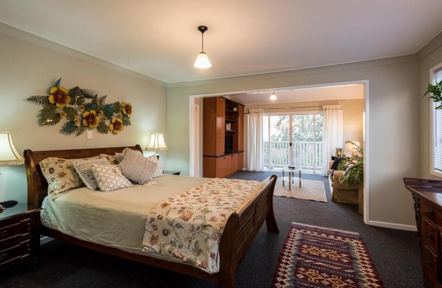 Land Of Lost Treasure 