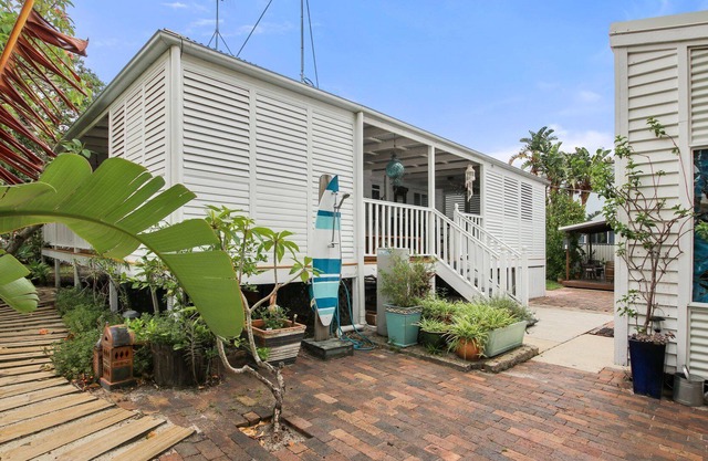 Gull Landsborough Pde Beach 
