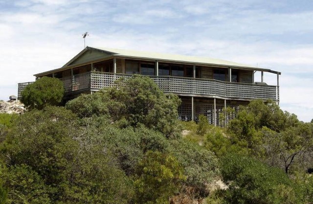 Lantauanan The Lookout At Island Beach 
