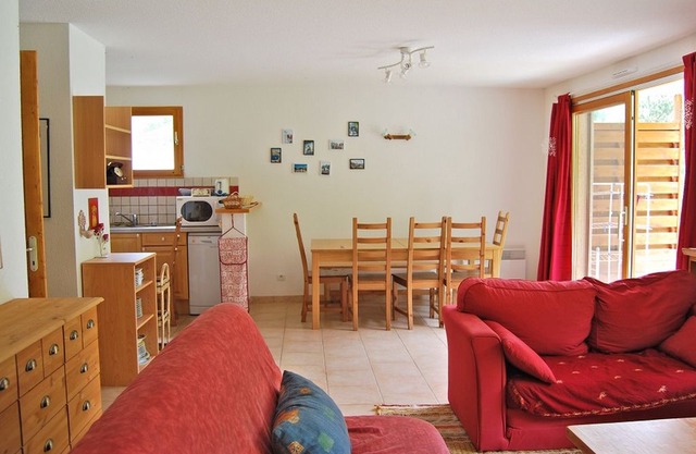 Large apartment 8 people ski in ski out