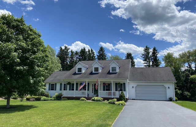 Large Home-Sleeps 10-14 & Just 4 miles to PSU