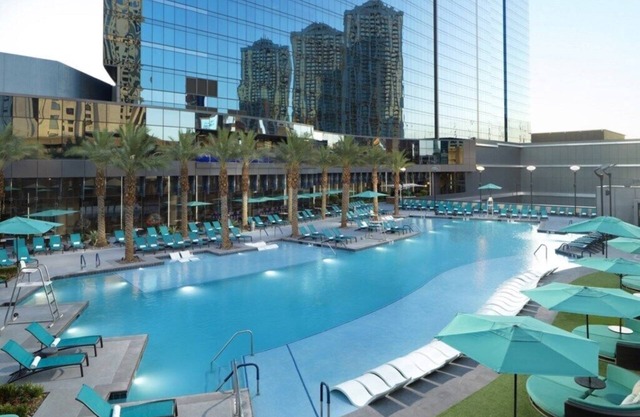 Las Vegas | Pool & Strip Access | City Lights Getaway