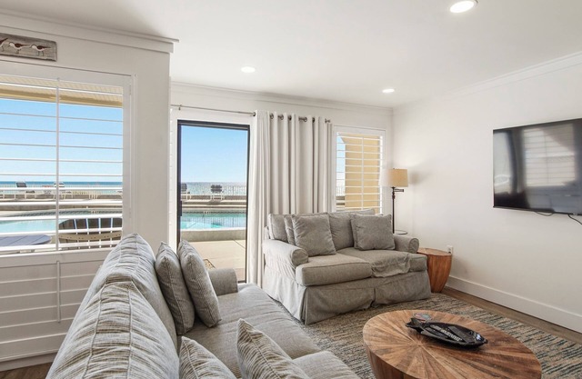 Latitude 16 - Spectacular oceanfront views!1BD/2BA. Sleeps 6